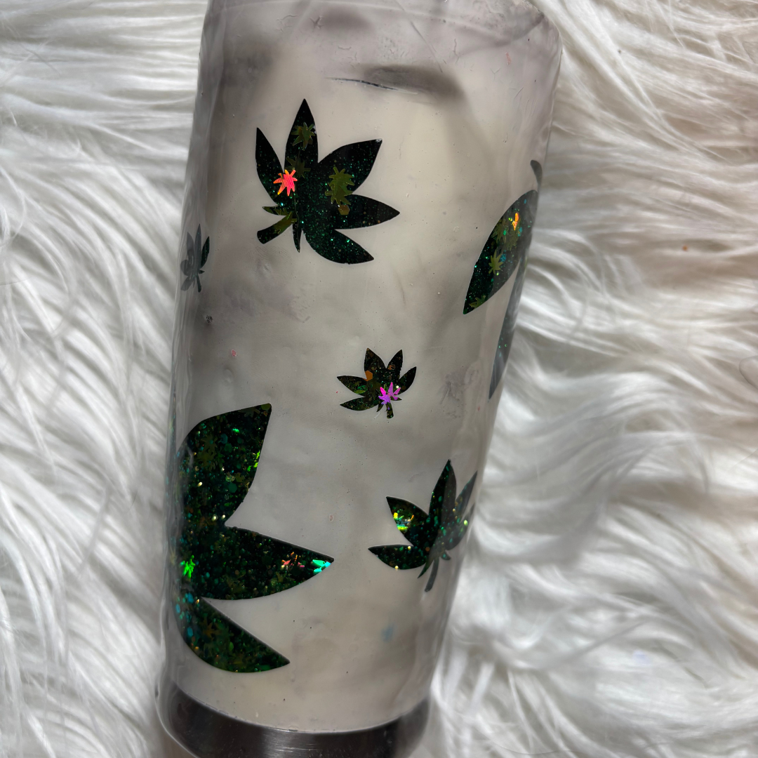20 oz Don't Panic It's Organic tumbler with frosted finish and green leaf glitter design on a light green background