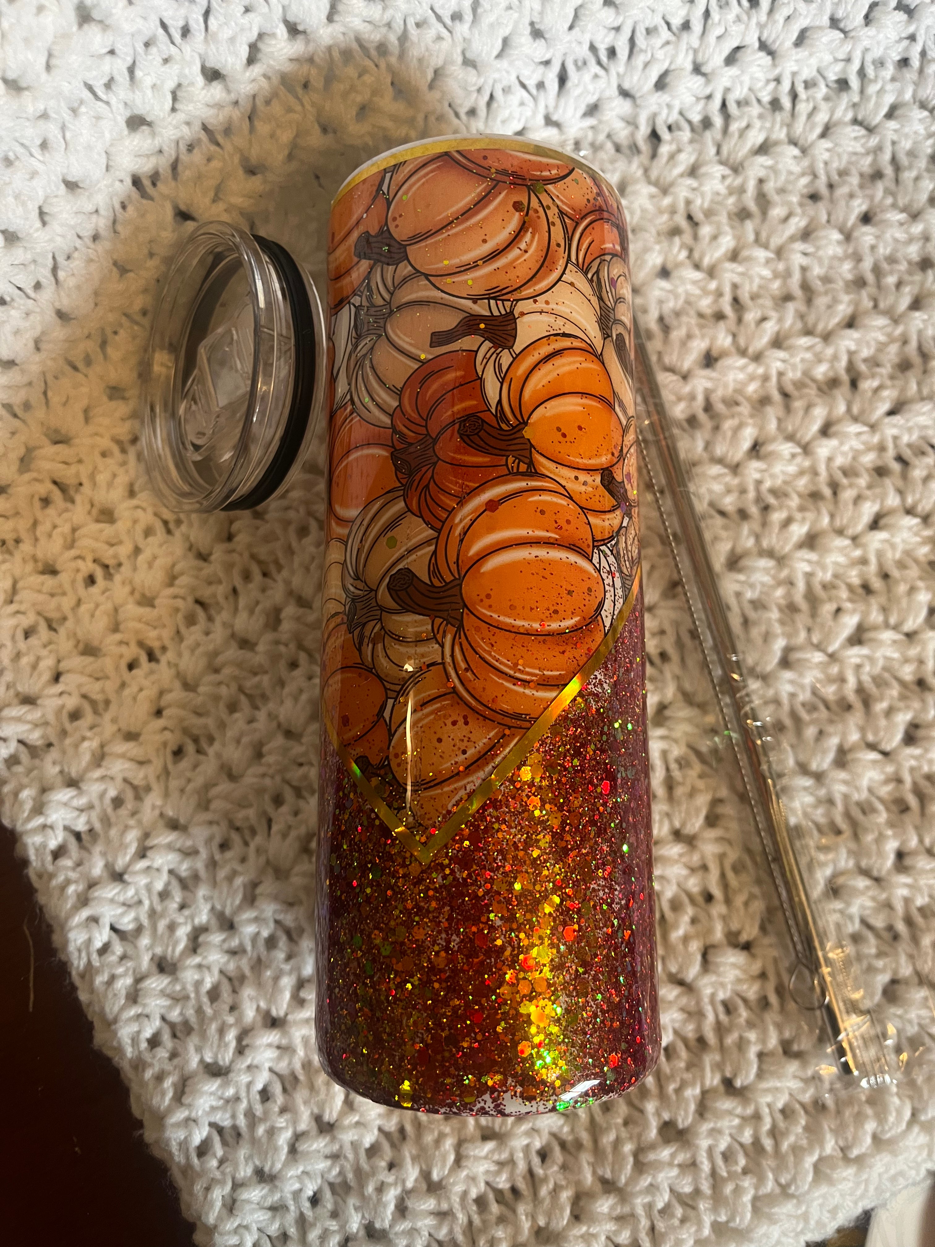 Farm Fresh Fall Ready Pumpkin Tumbler – V-Split Epoxy