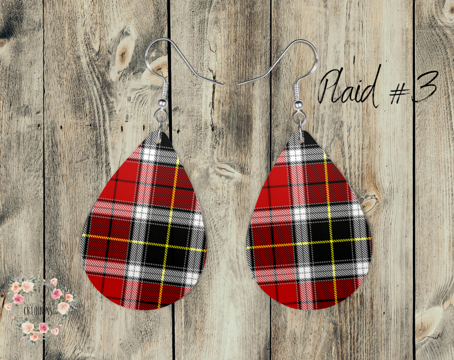Christmas Plaid Teardrop Earrings – Cozy Rustic Holiday Jewelry
