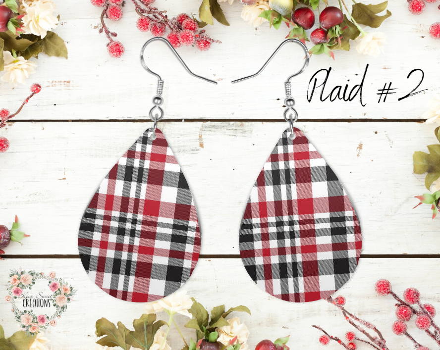 Christmas Plaid Teardrop Earrings – Cozy Rustic Holiday Jewelry
