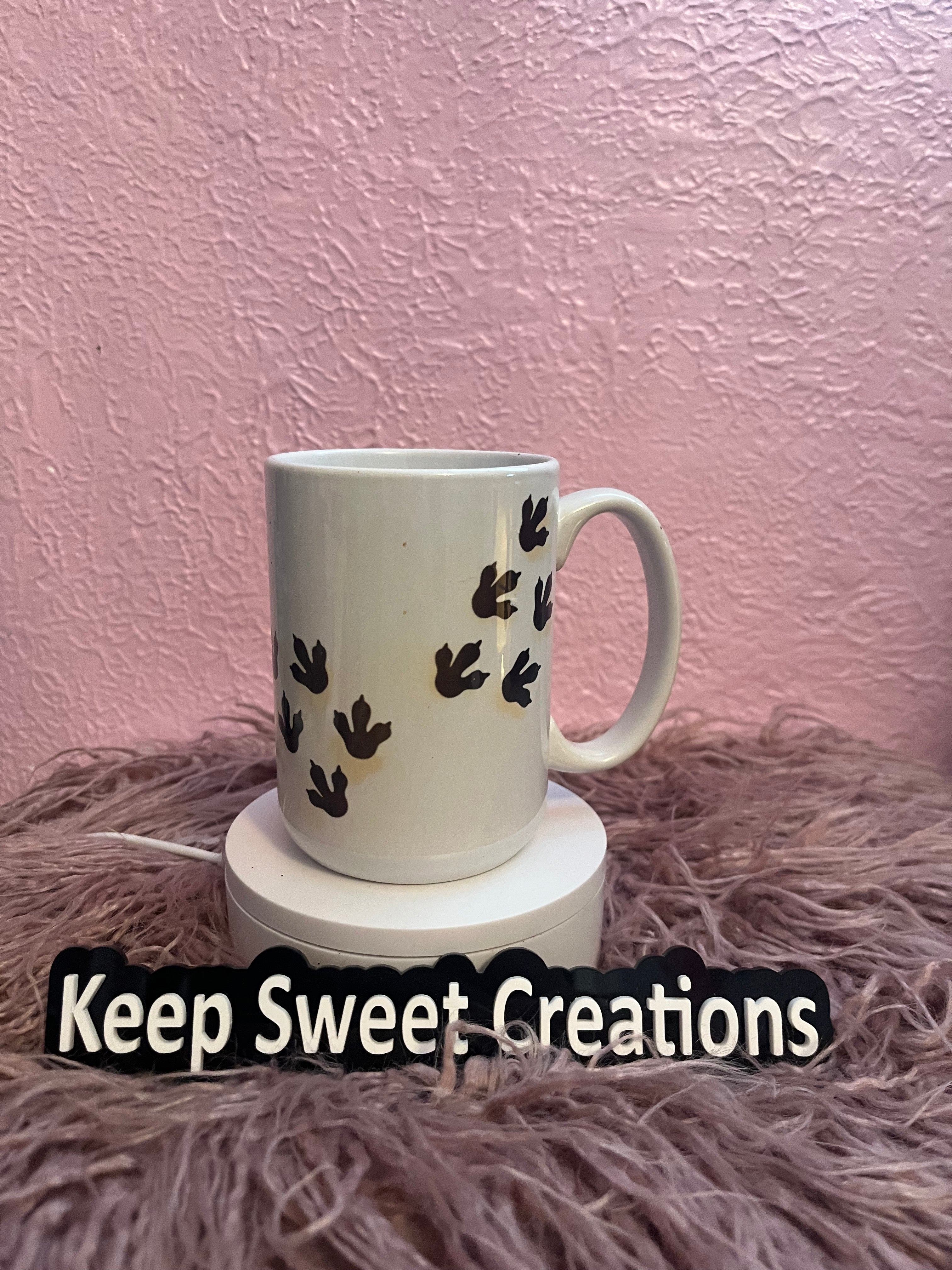Mamasaurus coffee mug with bold dinosaur design and mom phrase